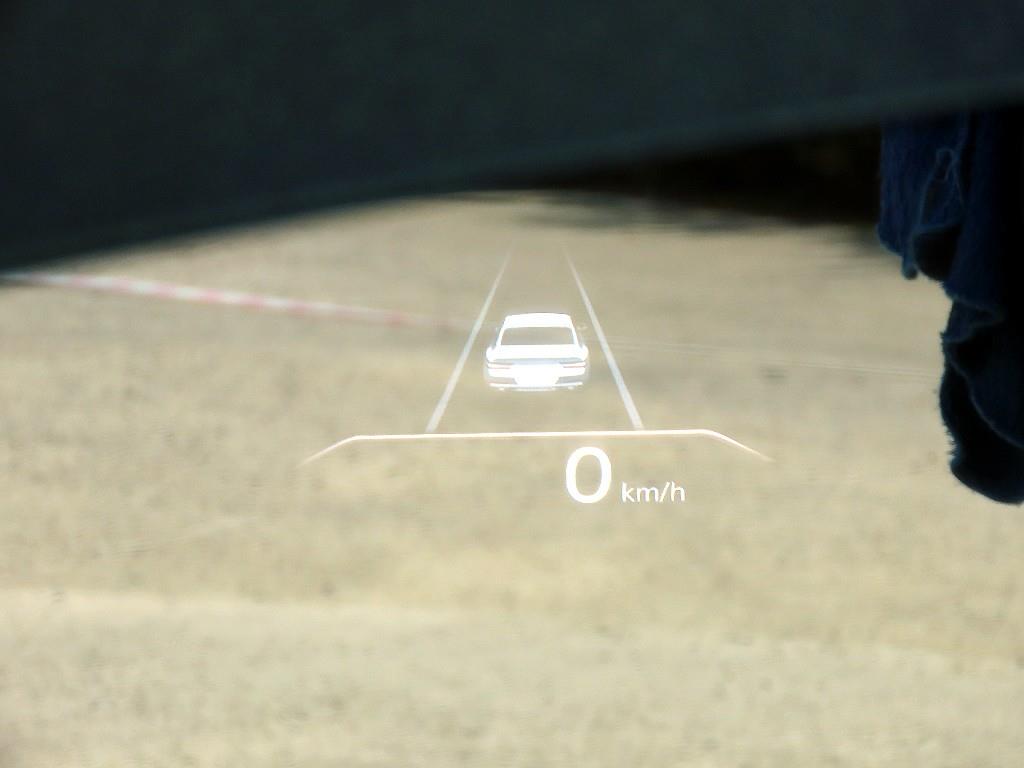 Genesis G80 - Vista 10