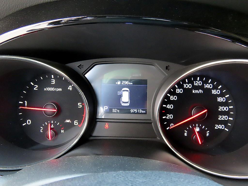 KIA Carnival - Vista 11