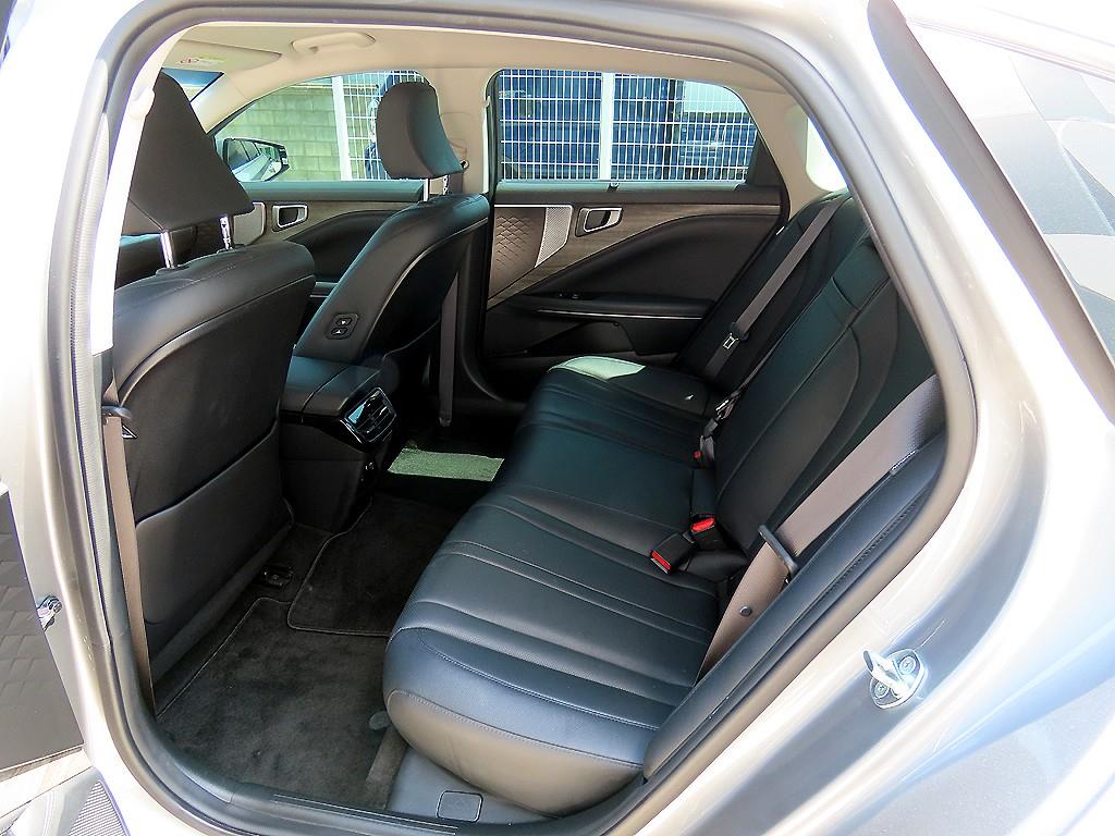 KIA K8 - Vista 6