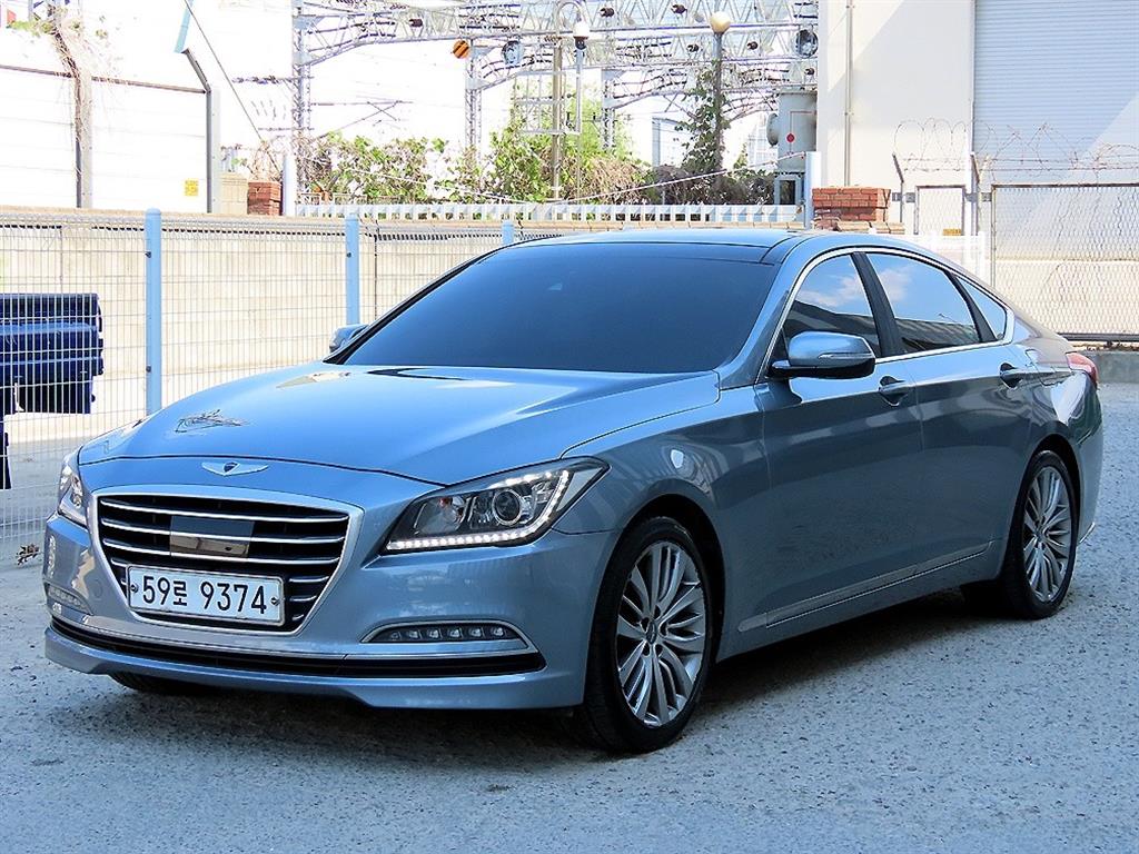 HYUNDAI Genesis - Vista 2