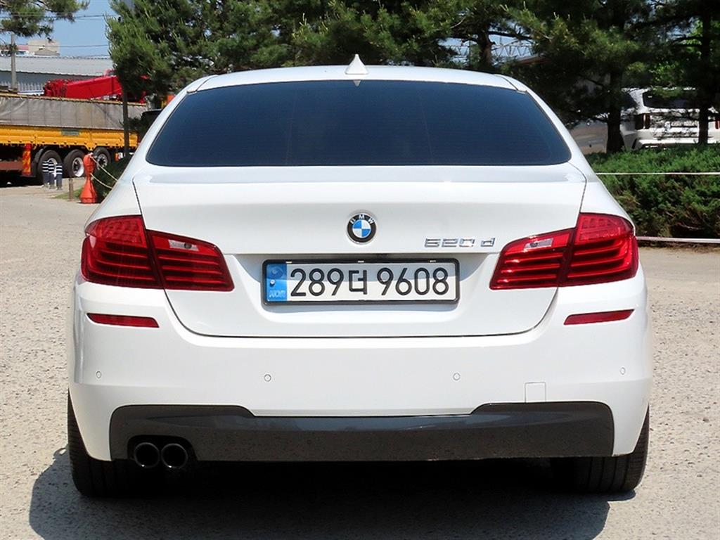 BMW 5 Series - Vista 4
