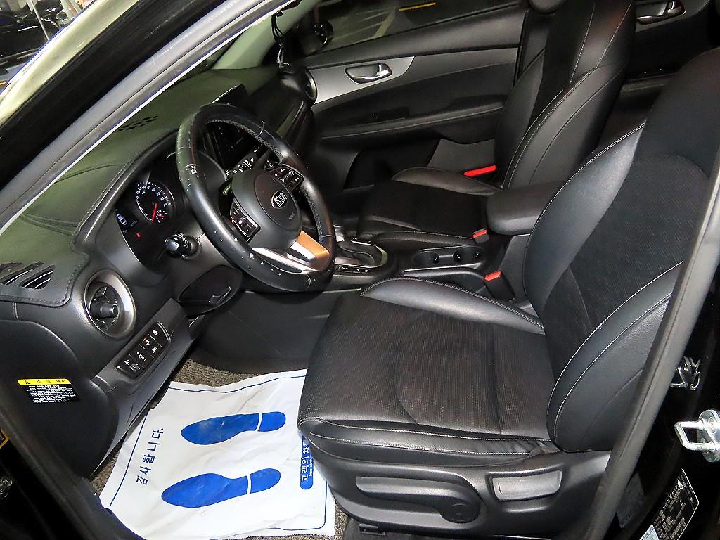 KIA K3 - Vista 6