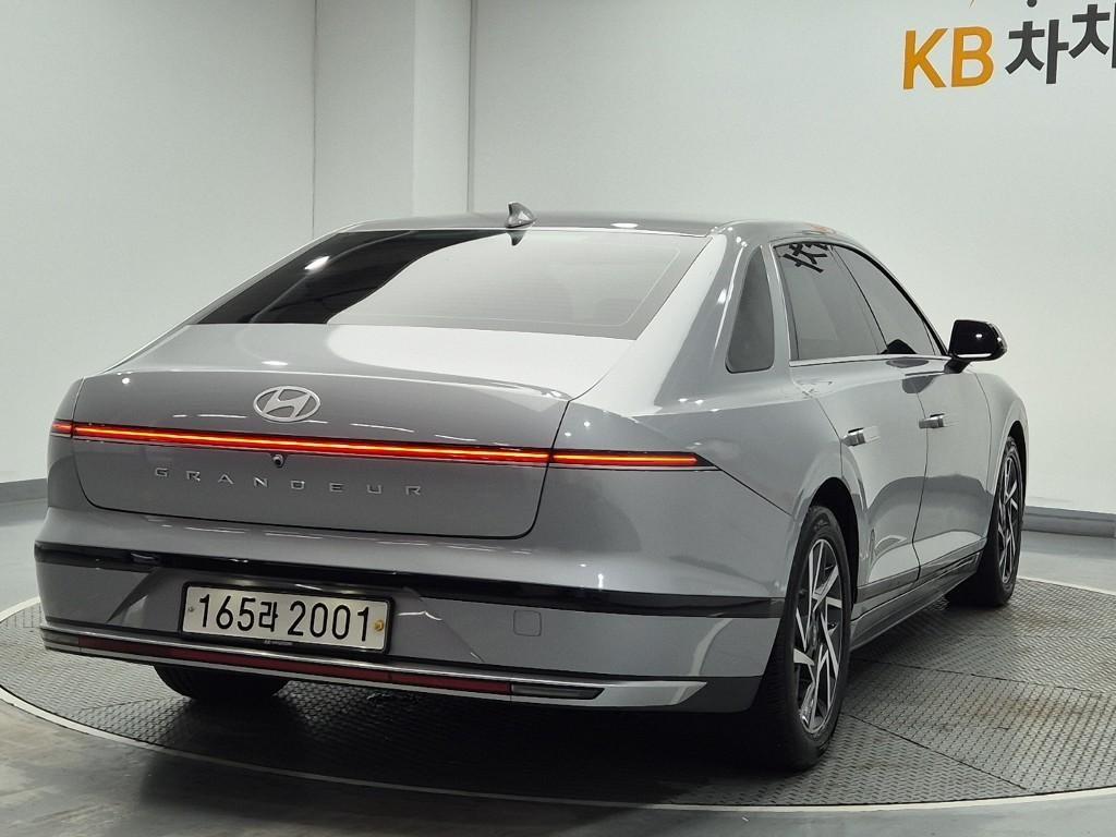 HYUNDAI Grandeur - Vista 3