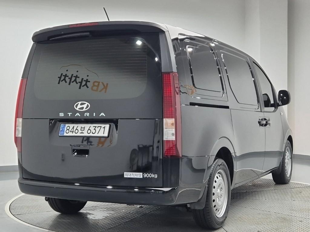 HYUNDAI Staria - Vista 3