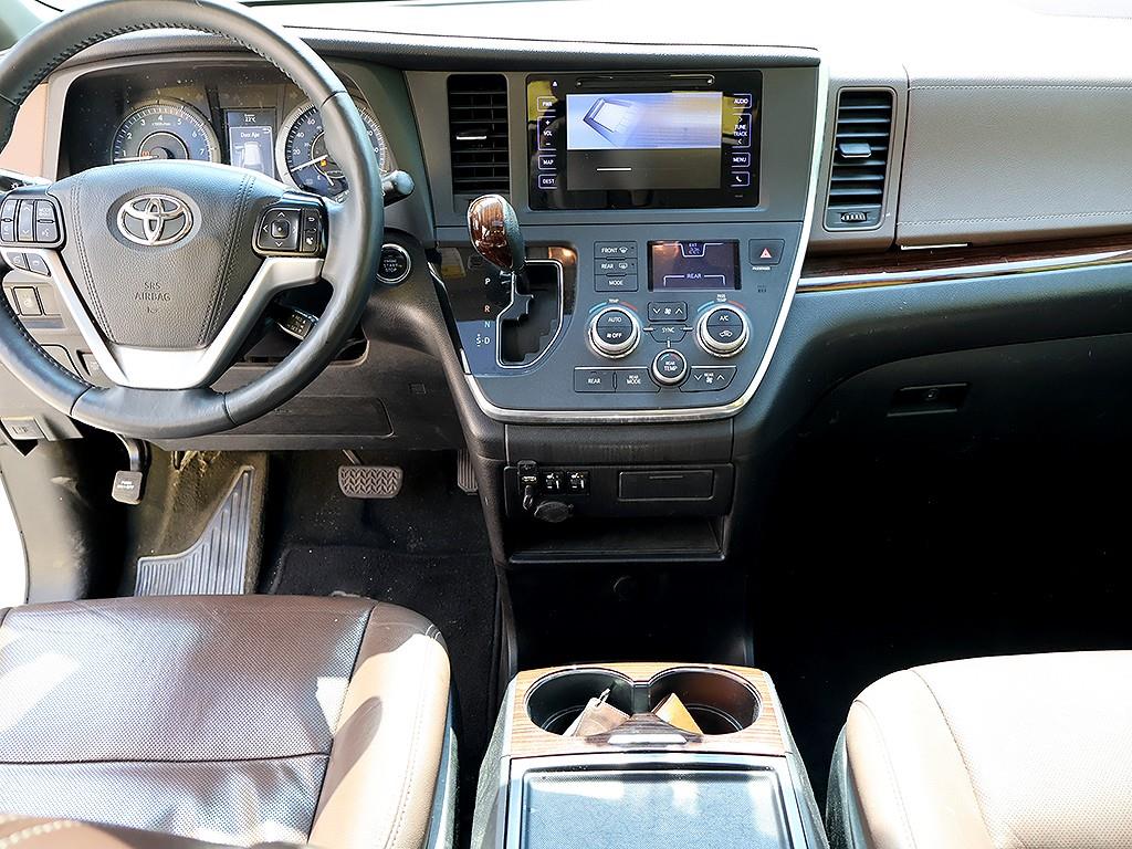 Toyota Siena - Vista 9