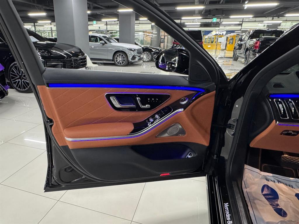Mercedes Benz S Class - Vista 8