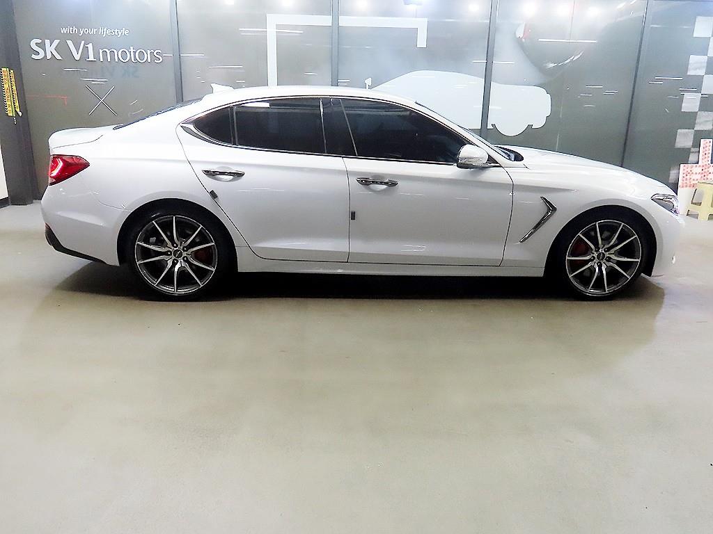 Genesis G70 - Vista 3
