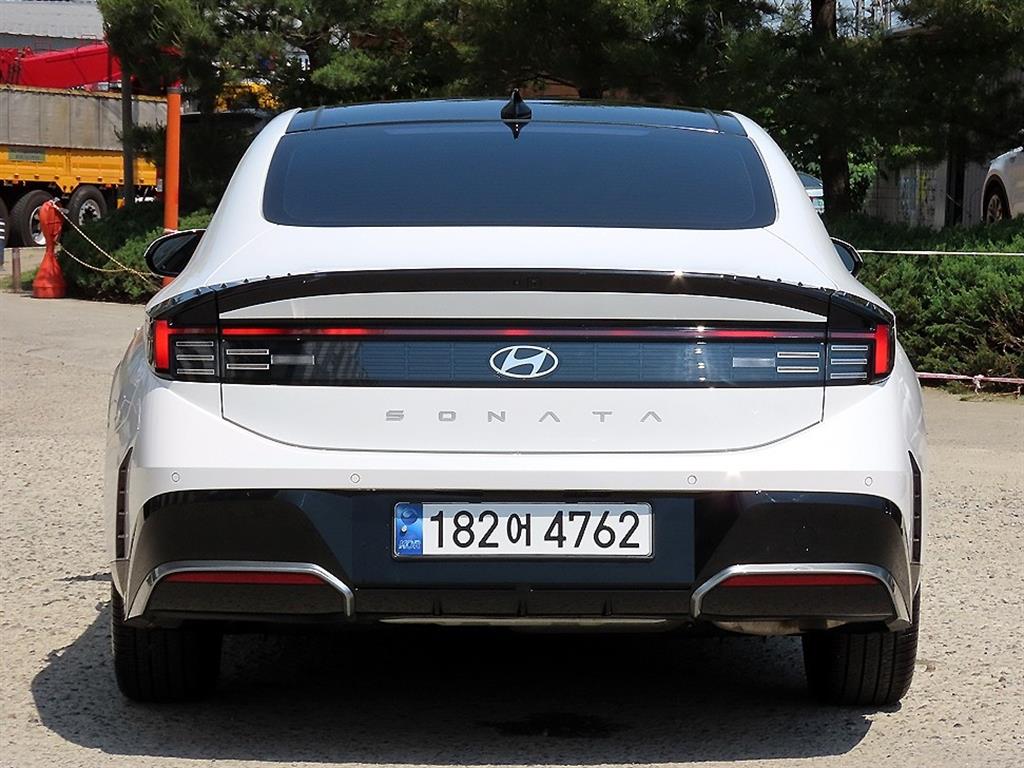 HYUNDAI Sonata - Vista 4