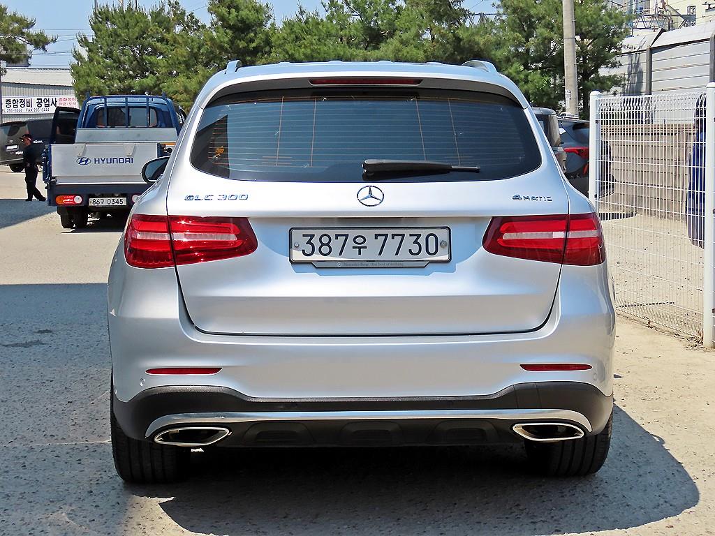 Mercedes Benz GLC Class - Vista 4