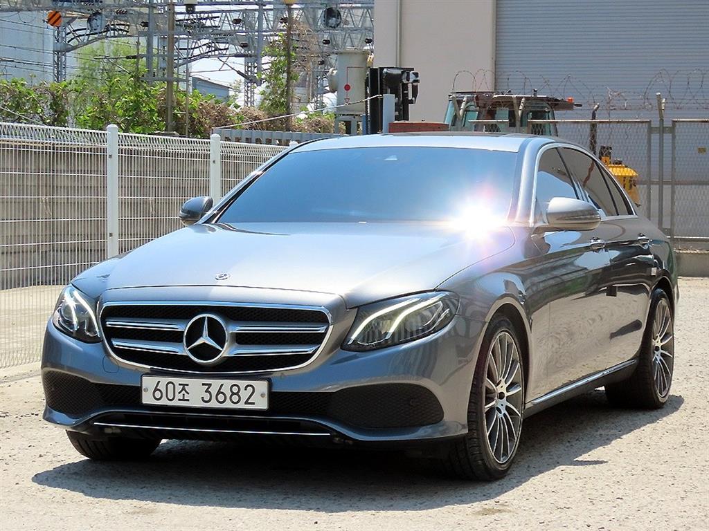 Mercedes Benz E class - Vista 2