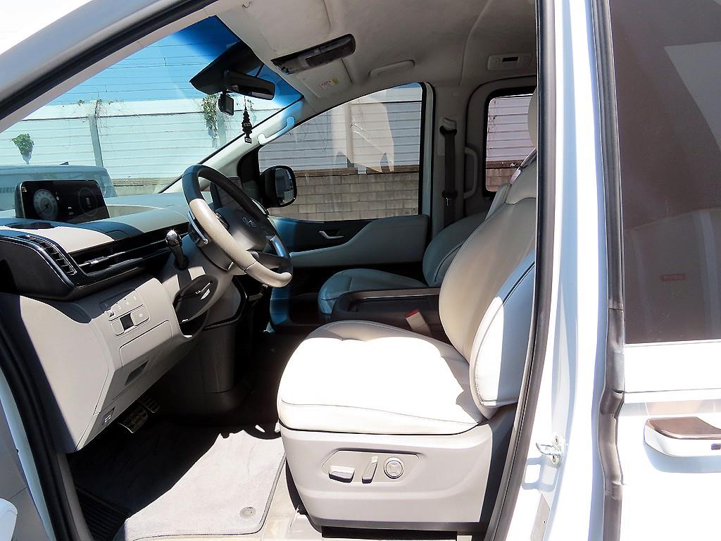HYUNDAI Staria - Vista 5