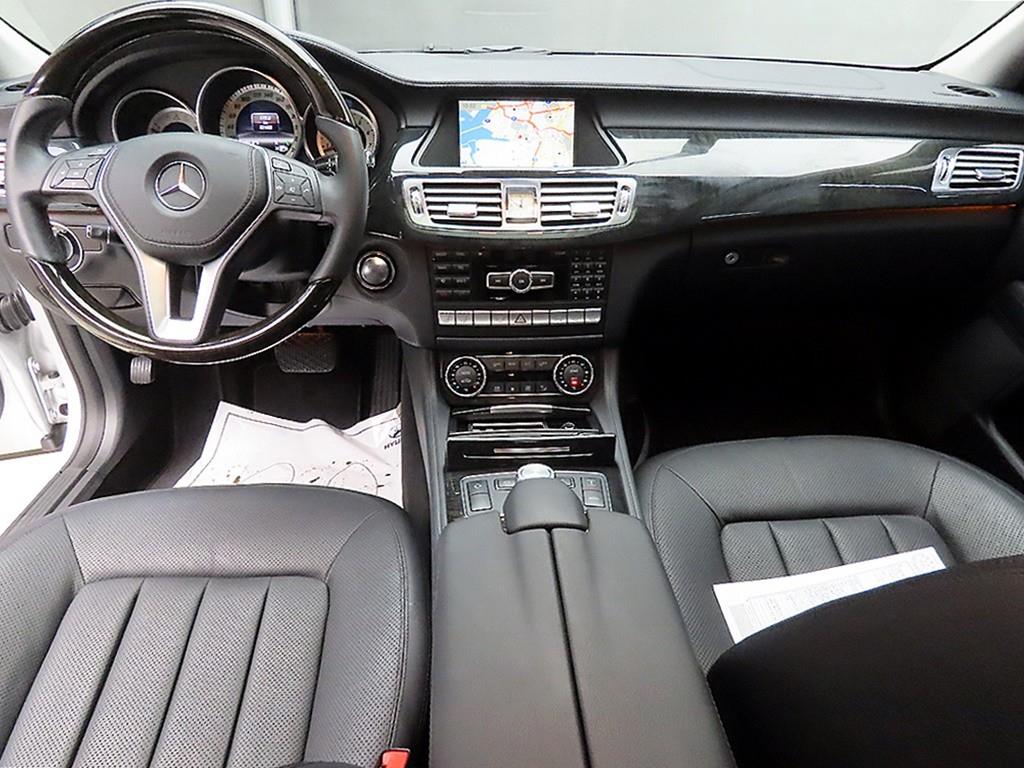 Mercedes Benz CLS Class - Vista 7