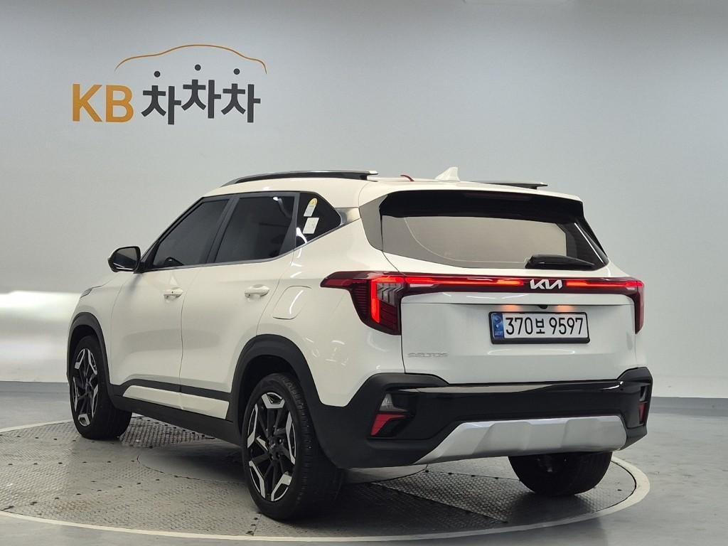 KIA Seltos - Vista 2