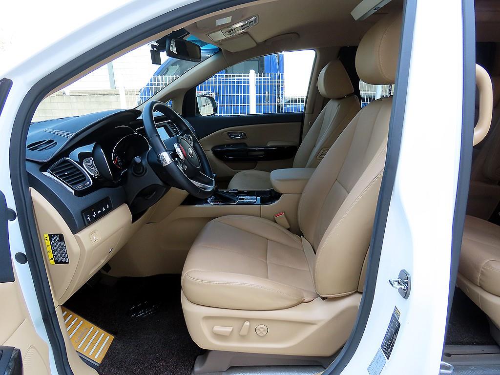 KIA Carnival - Vista 6