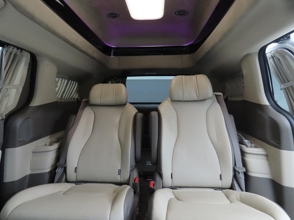KIA Carnival - Vista 7
