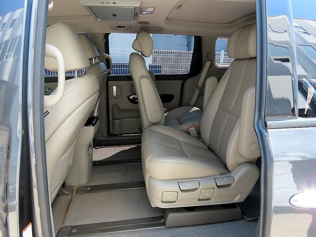 KIA Carnival - Vista 6