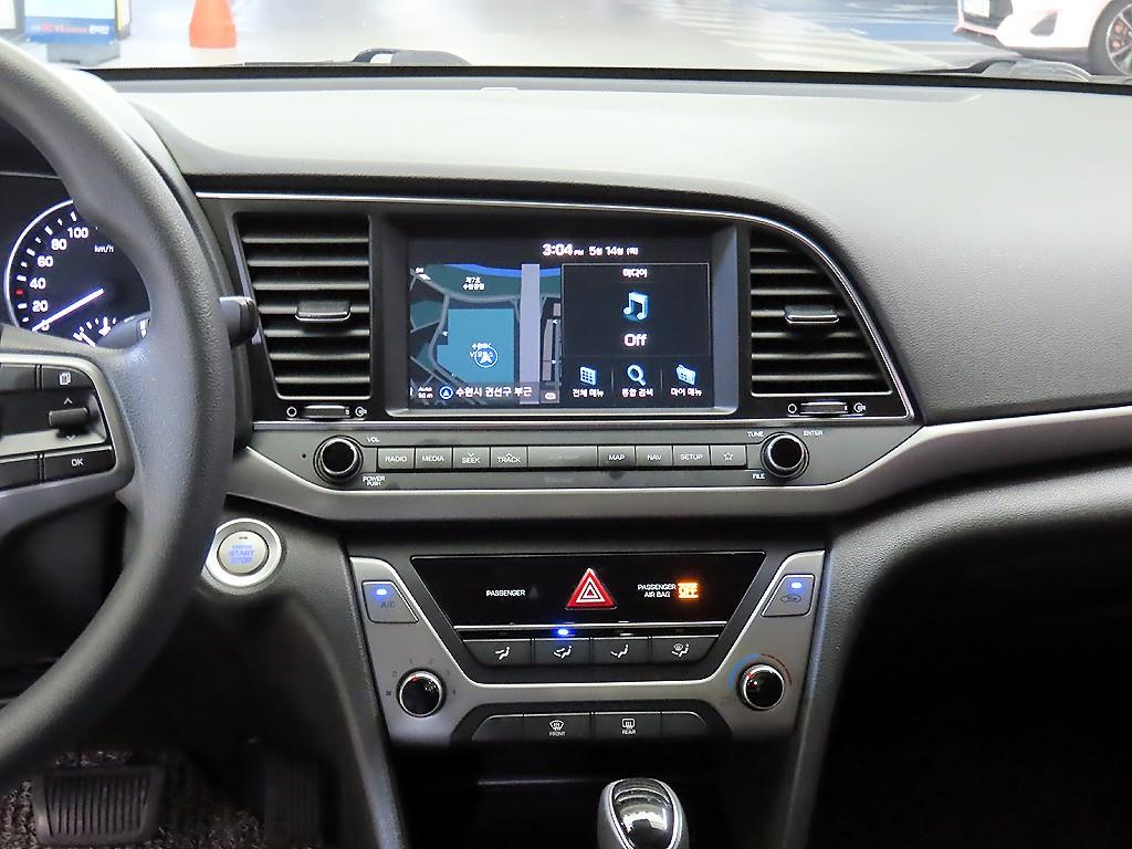 HYUNDAI Avante - Vista 11