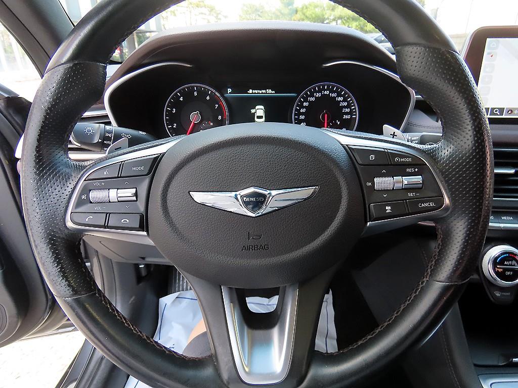 Genesis G70 - Vista 8