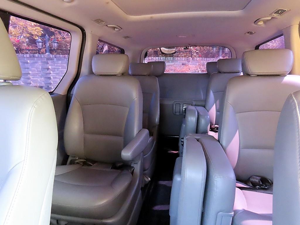 HYUNDAI Starex - Vista 7