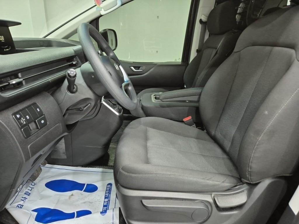 HYUNDAI Staria - Vista 11