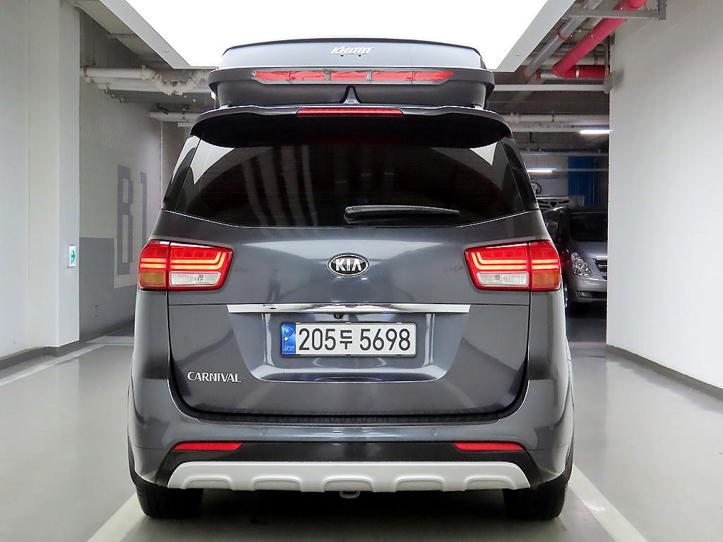 KIA Carnival - Vista 3