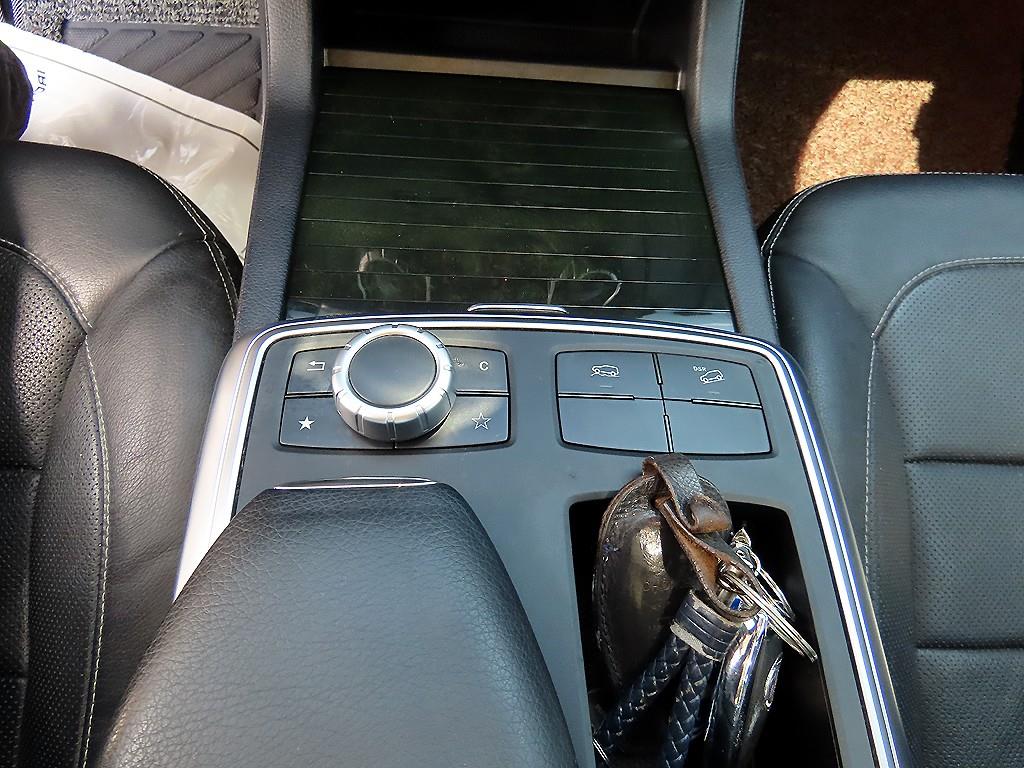 Mercedes Benz M Class - Vista 12
