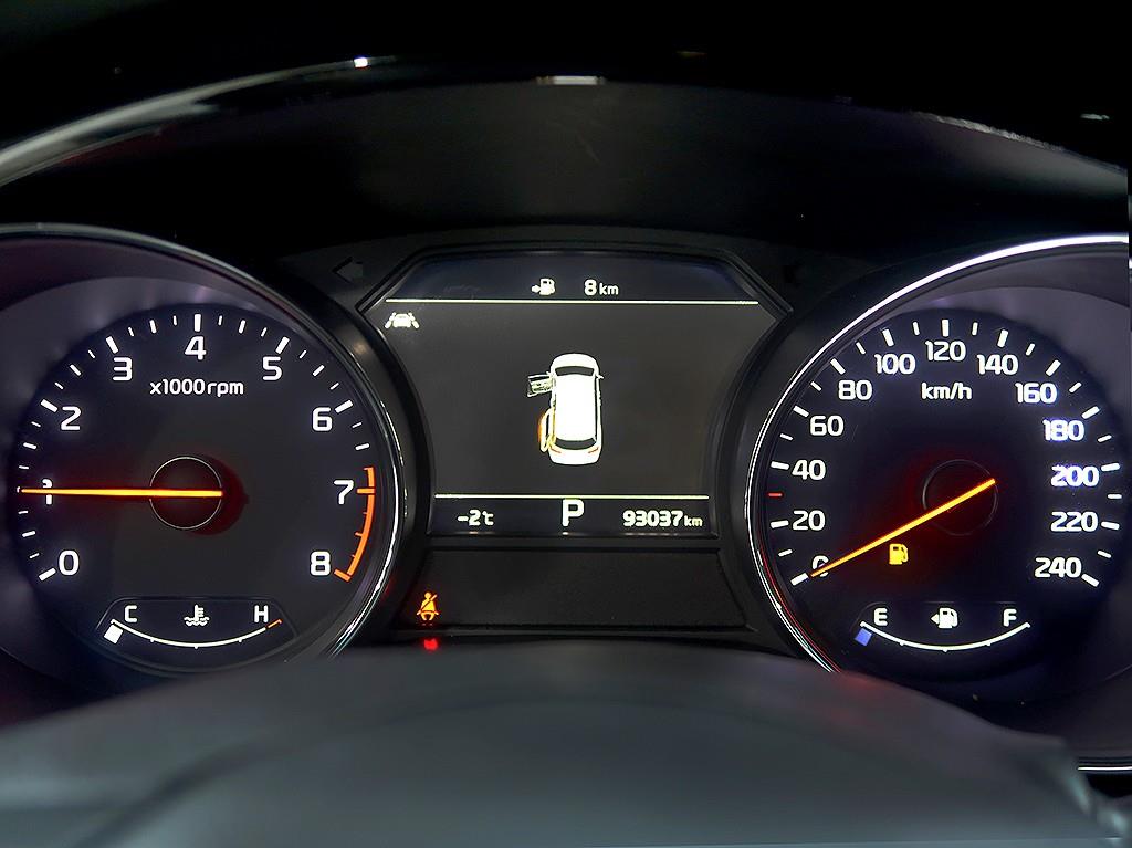 KIA Carnival - Vista 11