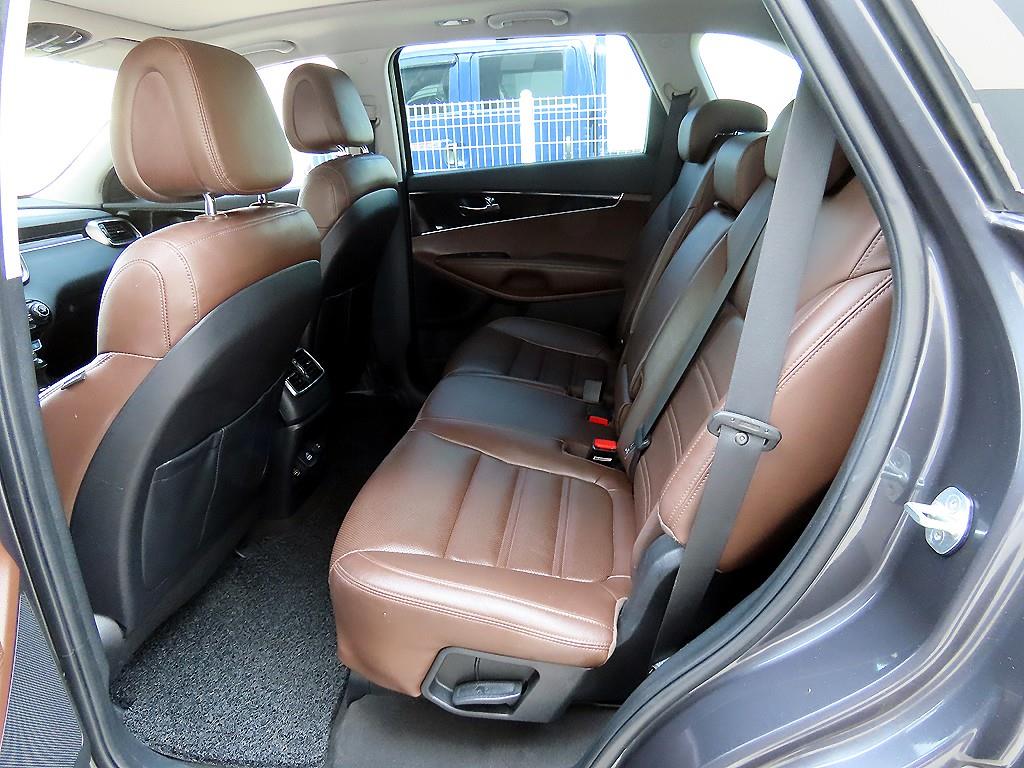 KIA Sorento - Vista 6