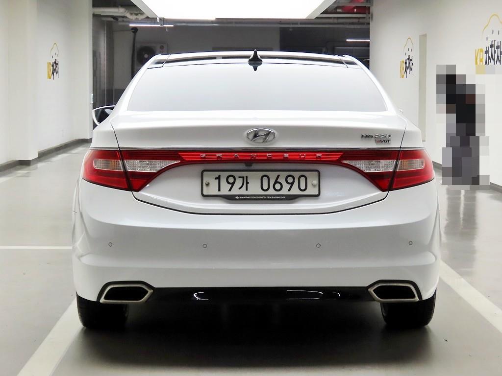 HYUNDAI Grandeur - Vista 3
