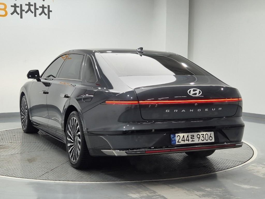 HYUNDAI Grandeur - Vista 2