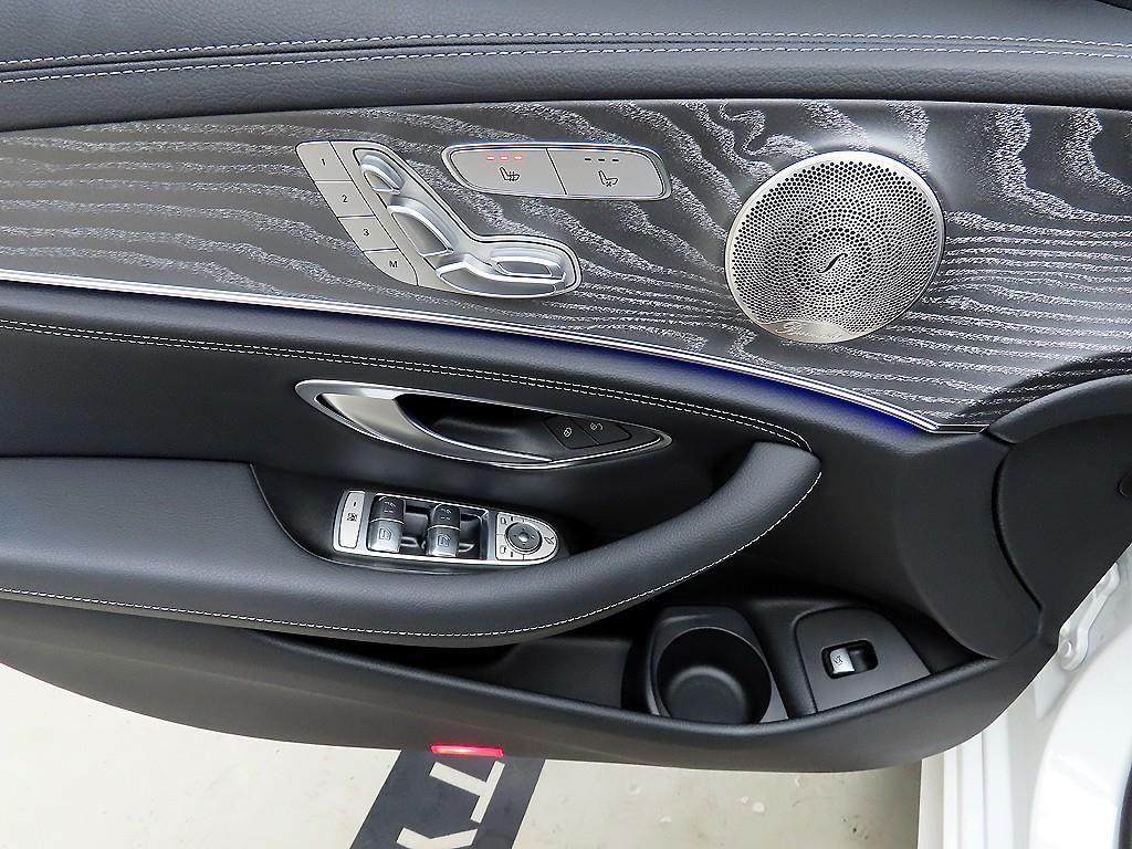 Mercedes Benz E class - Vista 11