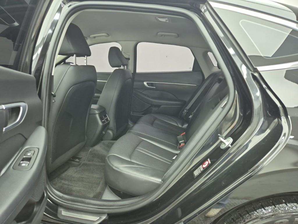 HYUNDAI Sonata - Vista 12