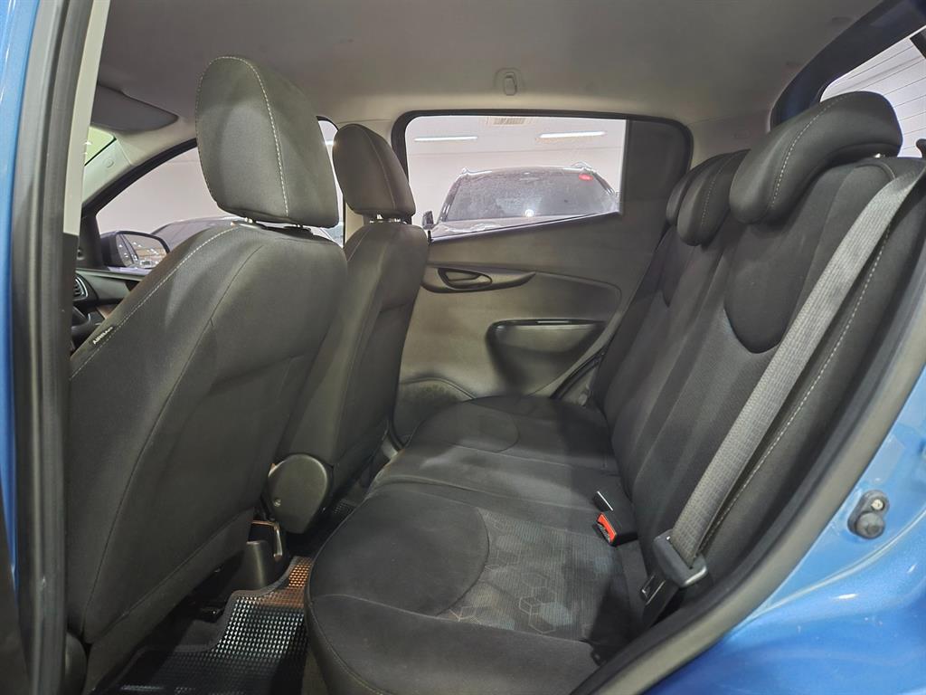 Chevrolet Spark - Vista 12