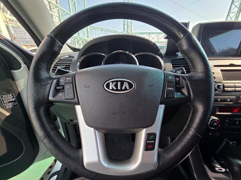 KIA Sorento - Vista 8