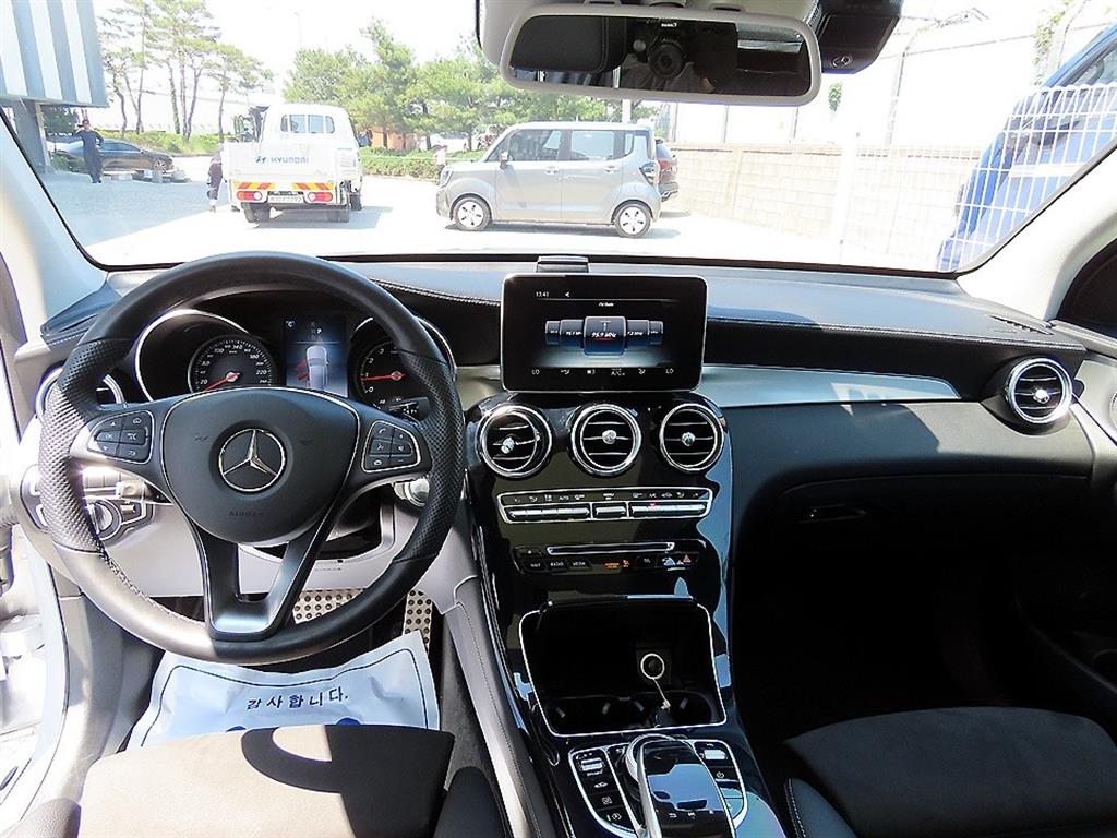 Mercedes Benz GLC Class - Vista 7
