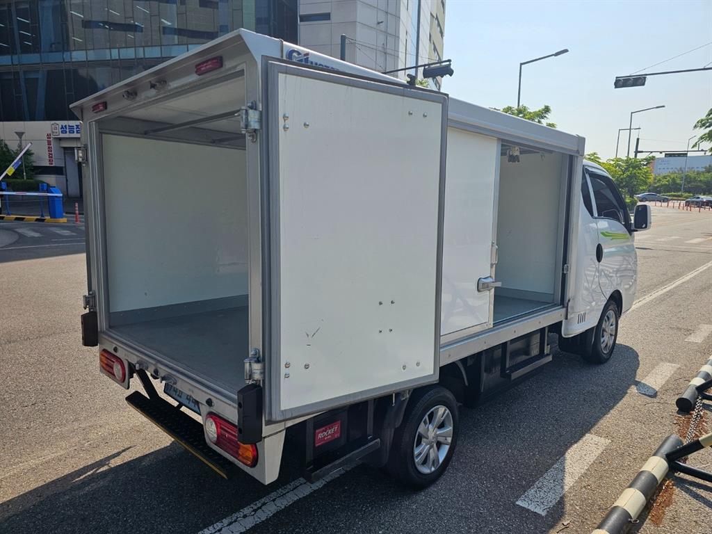 Small Truck Normal Box(Low Deck) - Vista 6