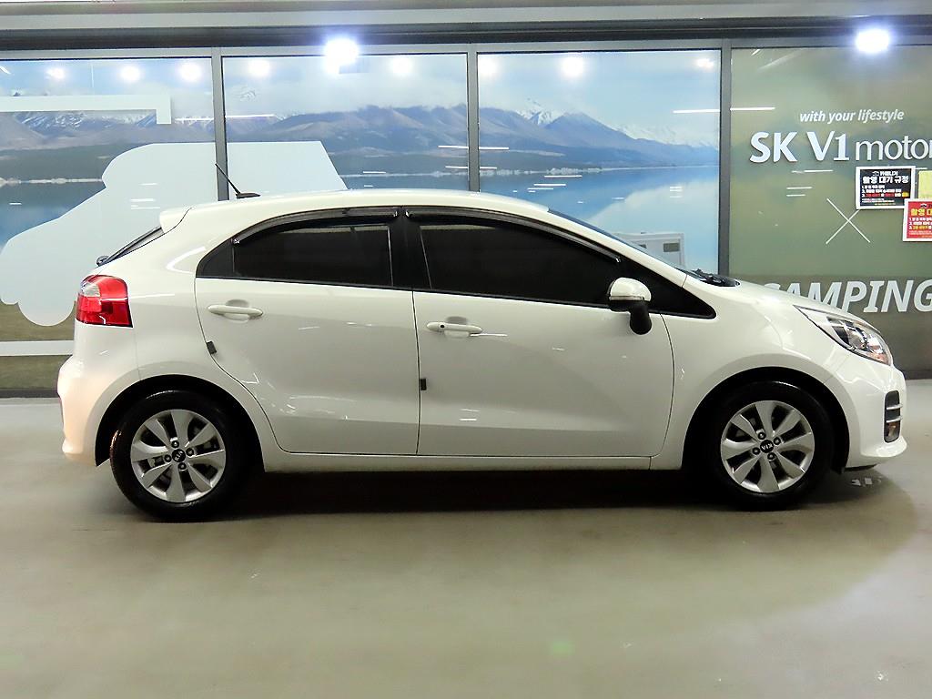KIA Pride - Vista 3