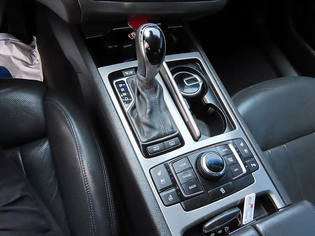 HYUNDAI Genesis - Vista 11