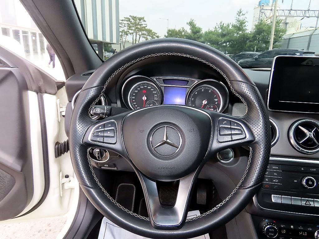 Mercedes Benz CLA Class - Vista 8