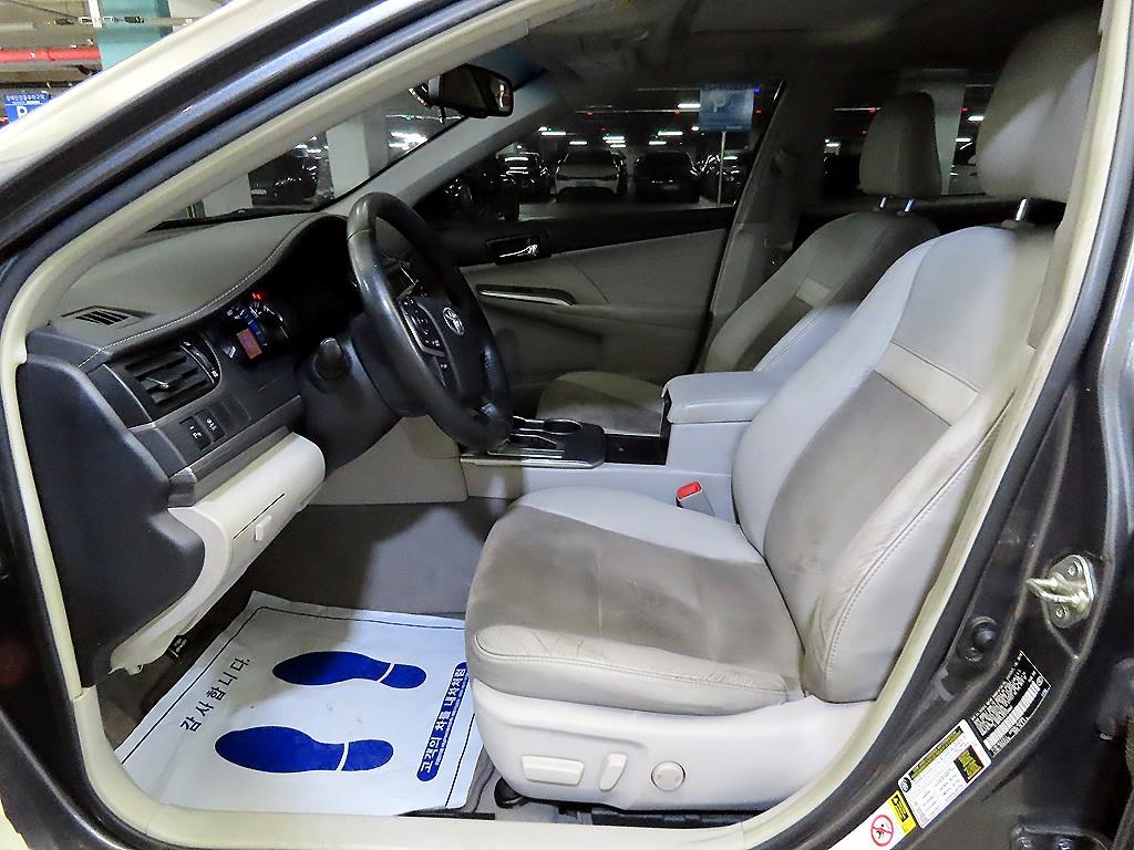 Toyota Camry - Vista 6