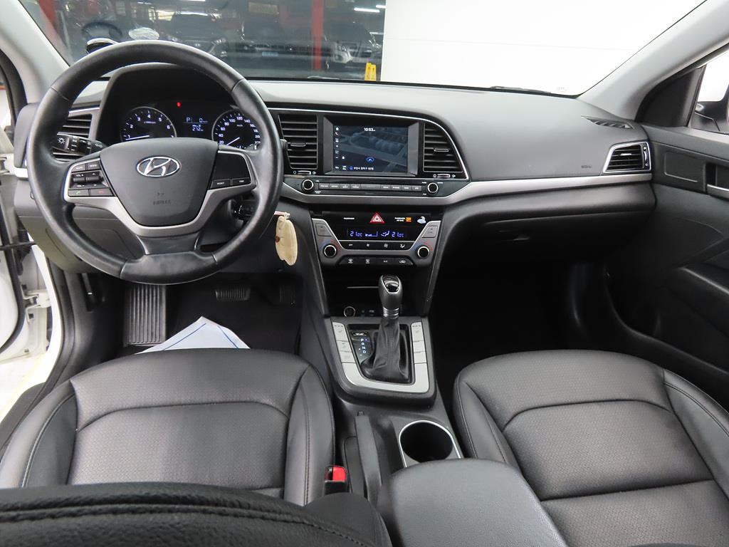 HYUNDAI Avante - Vista 7