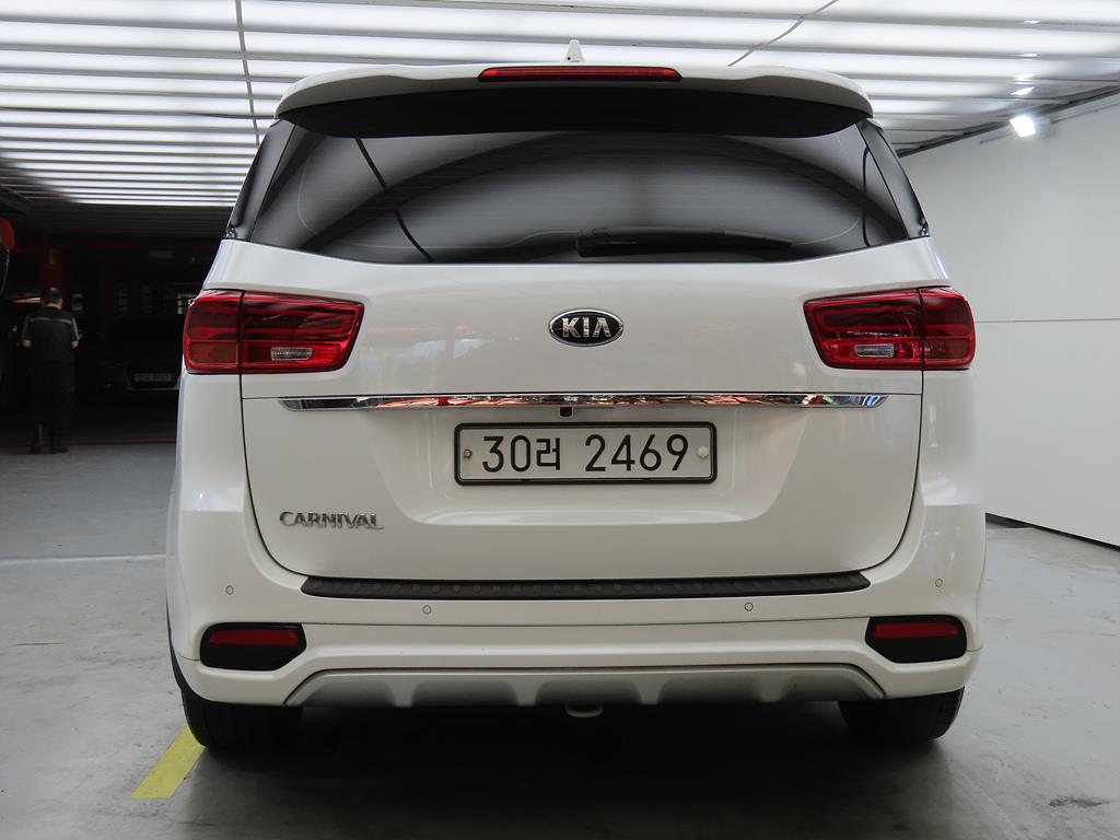 KIA Carnival - Vista 3