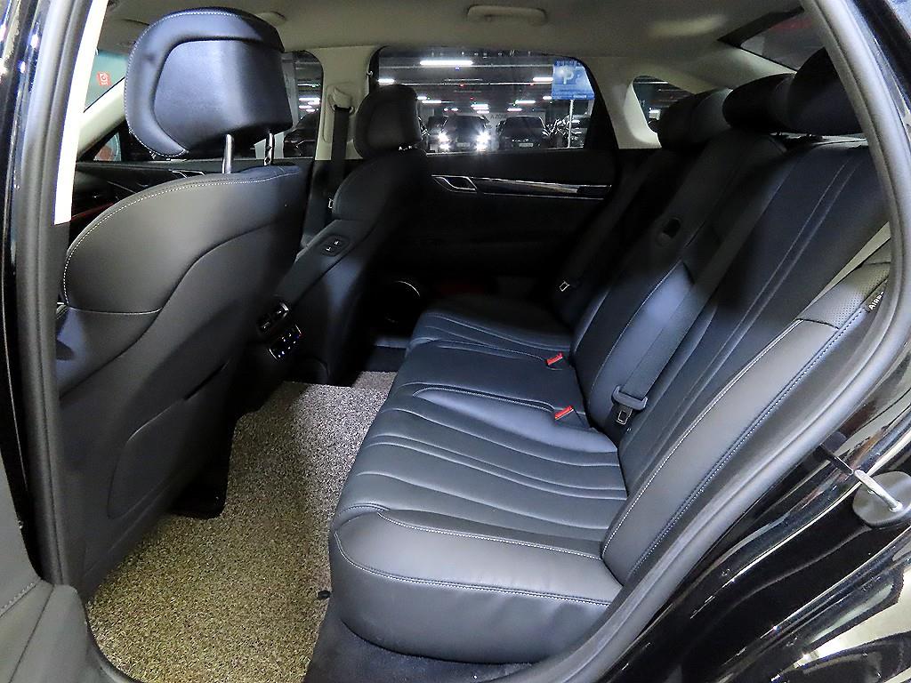 Genesis G80 - Vista 7
