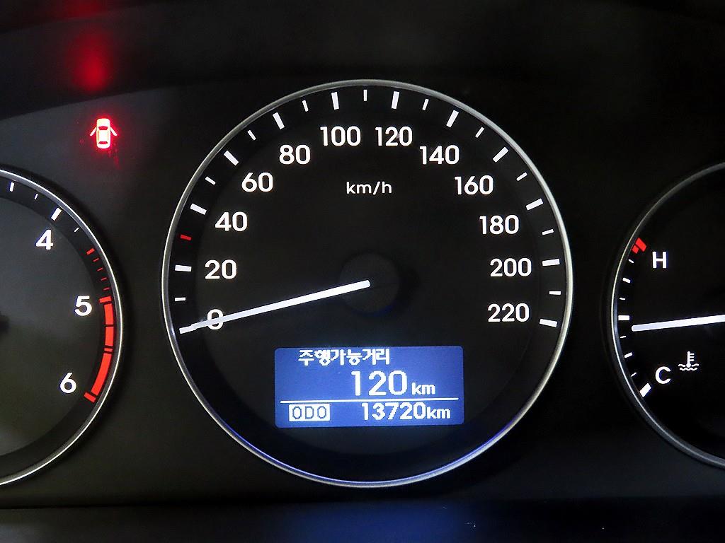 HYUNDAI Starex - Vista 8