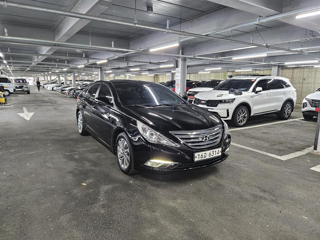 HYUNDAI Sonata - Vista 2