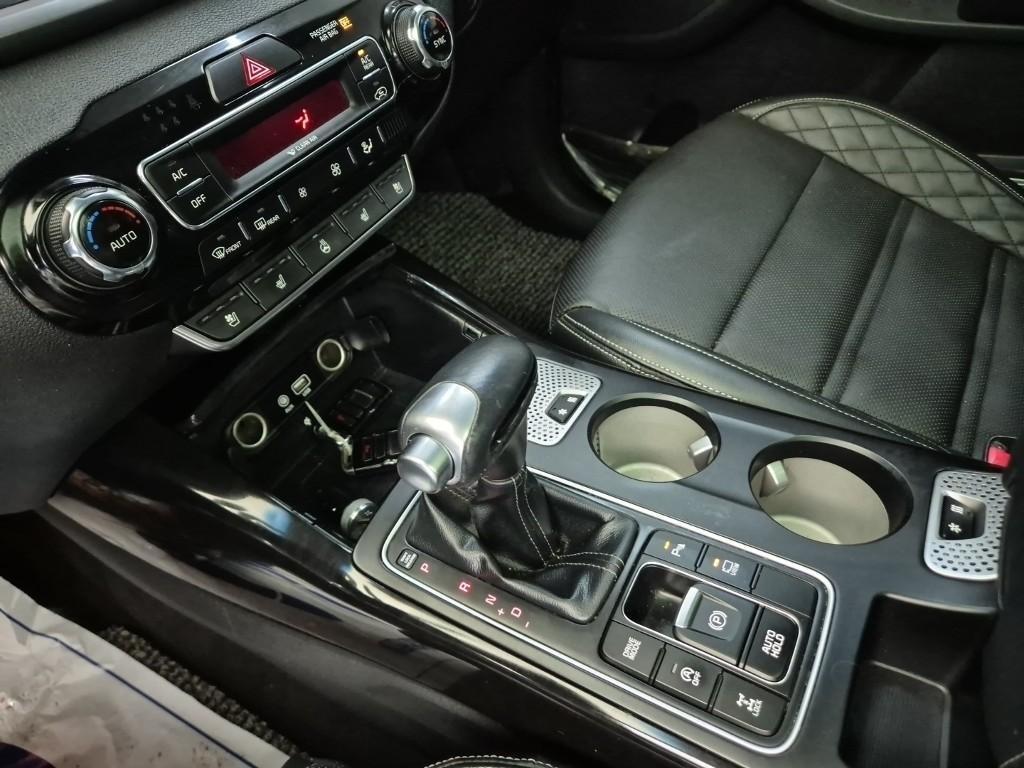 KIA Sorento - Vista 8