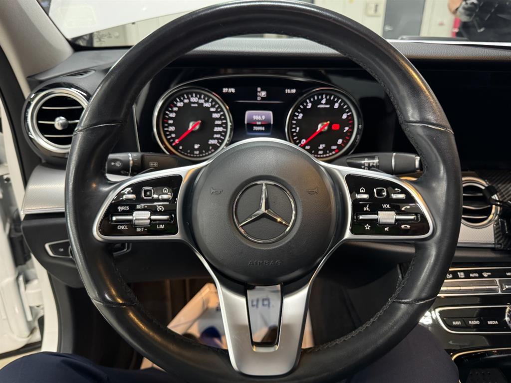 Mercedes Benz E class - Vista 6