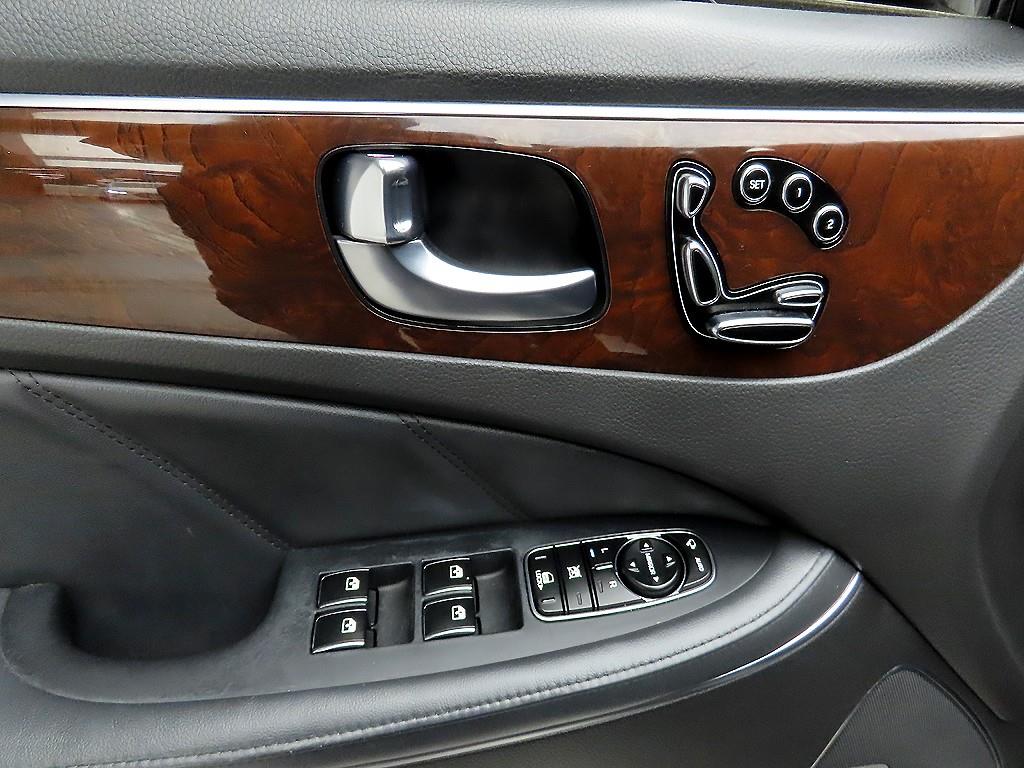 HYUNDAI Equus - Vista 11