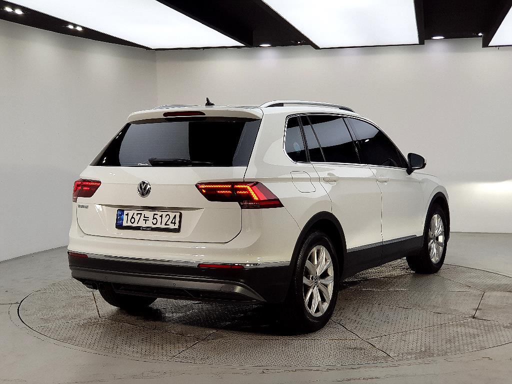 Volkswagen Tiguan - Vista 4