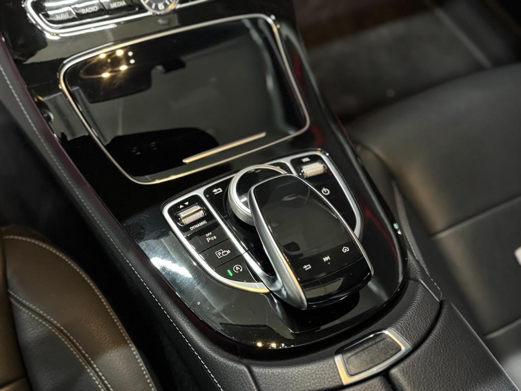 Mercedes Benz E class - Vista 12